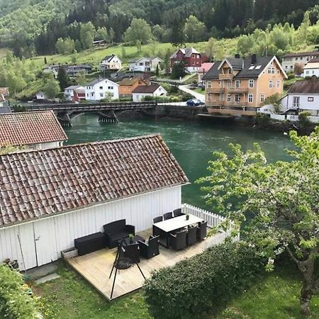 Stryn - House By The River エクステリア 写真