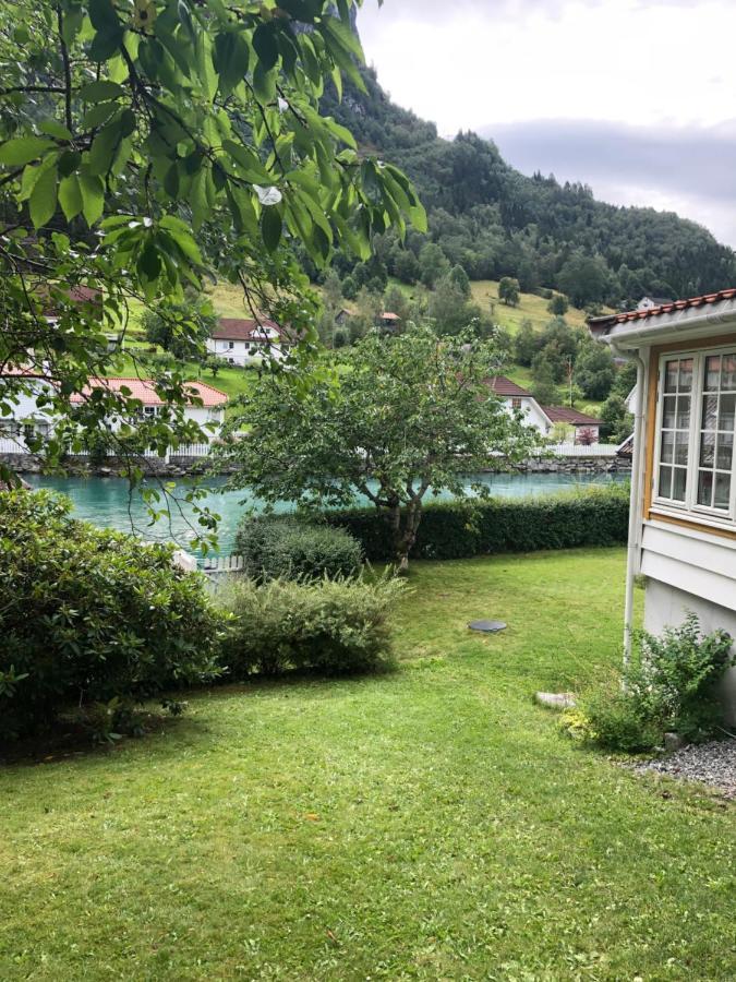 Stryn - House By The River エクステリア 写真