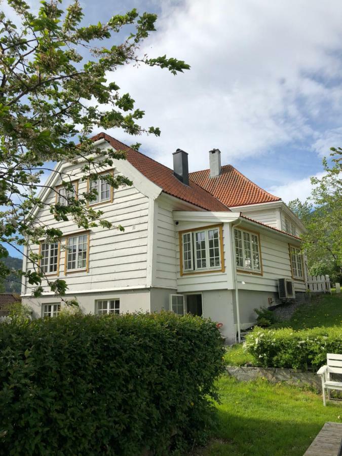 Stryn - House By The River エクステリア 写真