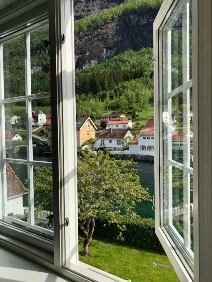 Stryn - House By The River エクステリア 写真